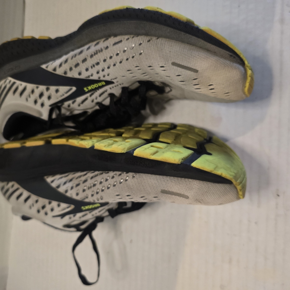 Brooks Athletic Shoes -‎ Gray and Yellow